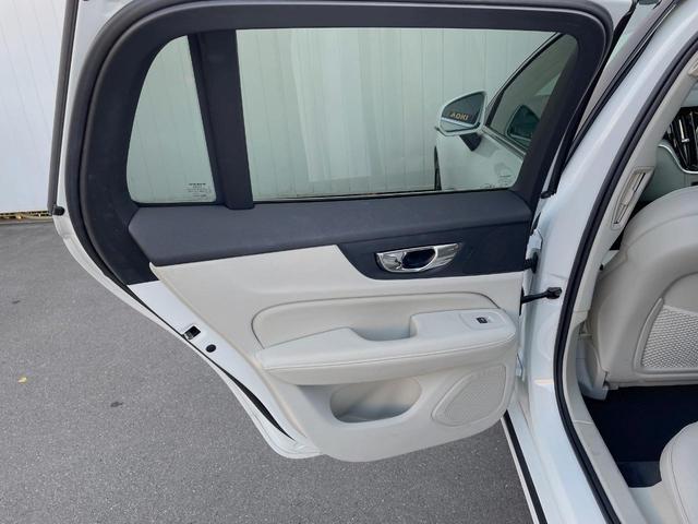 Ｖ６０ Ｔ５　インスクリプション　ナッパレザーシート　ｈａｒｍａｎ／ｋａｒｄｏｎ　インテリセーフ　衝突被害軽減ブレーキ　３６０ビューカメラ　パイロットアシスト　レーダークルーズ　純正９インチナビ　マッサージ機能付きシート（21枚目）