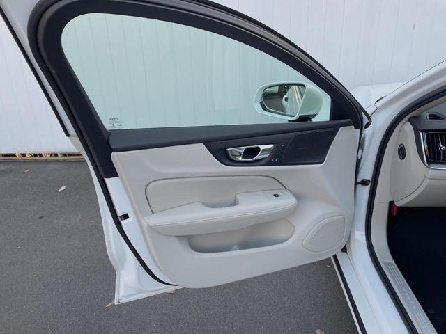 Ｖ６０ Ｔ５　インスクリプション　ナッパレザーシート　ｈａｒｍａｎ／ｋａｒｄｏｎ　インテリセーフ　衝突被害軽減ブレーキ　３６０ビューカメラ　パイロットアシスト　レーダークルーズ　純正９インチナビ　マッサージ機能付きシート（22枚目）