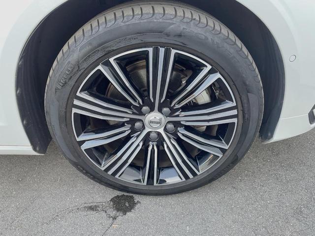 Ｖ６０ Ｔ５　インスクリプション　ナッパレザーシート　ｈａｒｍａｎ／ｋａｒｄｏｎ　インテリセーフ　衝突被害軽減ブレーキ　３６０ビューカメラ　パイロットアシスト　レーダークルーズ　純正９インチナビ　マッサージ機能付きシート（26枚目）