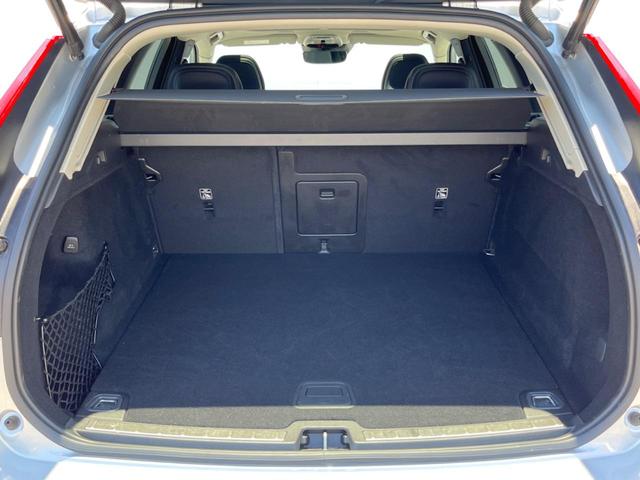 ＸＣ６０ Ｂ５　ＡＷＤ　モーメンタム　認定中古車　サンルーフ　インテリセーフ　衝突被害軽減ブレーキ　３６０°ビューカメラ　パイロットアシスト　レーダークルーズ　純正９インチナビ　シートヒーター　メモリー機能付きパワーシート　フルセグＴＶ（33枚目）