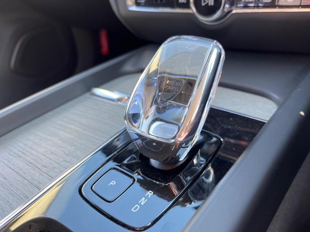 Ｖ６０ アルティメット　Ｂ４　認定中古車　インテリセーフ　禁煙車　ｈａｒｍａｎ／ｋａｒｄｏｎ　ナッパレザーシート　Ｇｏｏｇｌｅナビ　３６０°ビューカメラ　全席シートヒーター　シートベンチレーション　マッサージ機能　純正ドラレコ（6枚目）