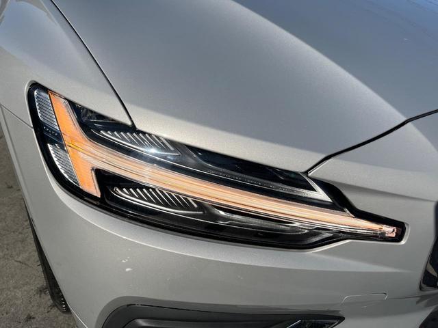 Ｖ６０ アルティメット　Ｂ４　認定中古車　インテリセーフ　禁煙車　ｈａｒｍａｎ／ｋａｒｄｏｎ　ナッパレザーシート　Ｇｏｏｇｌｅナビ　３６０°ビューカメラ　全席シートヒーター　シートベンチレーション　マッサージ機能　純正ドラレコ（29枚目）