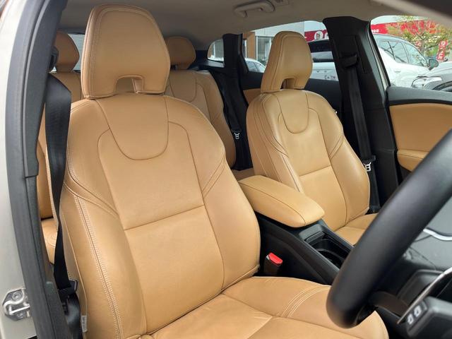 V40 クロスカントリー T5 AWD サマム 本革シート harman kardon 衝突被害軽減ブレーキ レーダークルーズ 純正ナビ シートヒーター 純正18インチアルミ バックカメラ ブラインドスポットインフォメーション Bluetooth(14枚目)