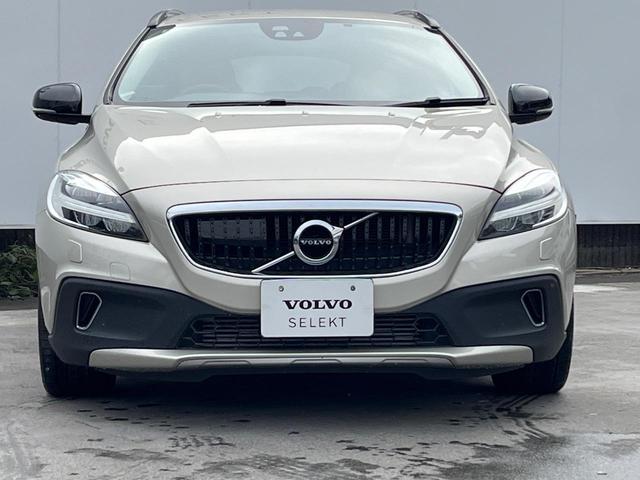 V40 クロスカントリー T5 AWD サマム 本革シート harman kardon 衝突被害軽減ブレーキ レーダークルーズ 純正ナビ シートヒーター 純正18インチアルミ バックカメラ ブラインドスポットインフォメーション Bluetooth(19枚目)