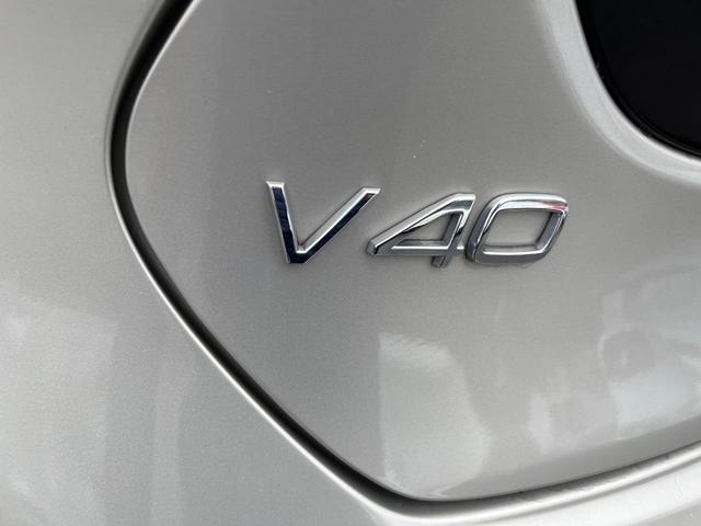 V40 クロスカントリー T5 AWD サマム 本革シート harman kardon 衝突被害軽減ブレーキ レーダークルーズ 純正ナビ シートヒーター 純正18インチアルミ バックカメラ ブラインドスポットインフォメーション Bluetooth(30枚目)
