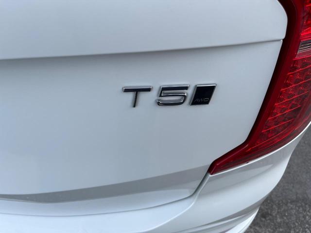 ＸＣ９０ Ｔ５　ＡＷＤ　モーメンタム　革シート　純正９型ナビ　インテリセーフ　衝突被害軽減ブレーキ　シートヒーター　パワーシート　３６０°ビューカメラ　禁煙車　ＬＥＤヘッドライト　レーダークルーズ　パワーテールゲート（26枚目）