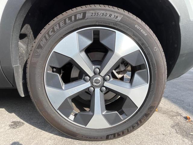 XC40 ウルトラ B4 AWD 認定中古車 AWD 白革シート harman&kardon インテリセーフ 360°ビューカメラ レーダークルーズ 純正9インチナビ 禁煙車 シートヒーター (メモリー機能付)パワーシート(15枚目)