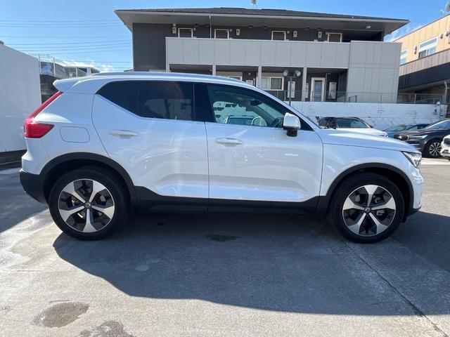 XC40 ウルトラ B4 AWD 認定中古車 AWD 白革シート harman&kardon インテリセーフ 360°ビューカメラ レーダークルーズ 純正9インチナビ 禁煙車 シートヒーター (メモリー機能付)パワーシート(23枚目)