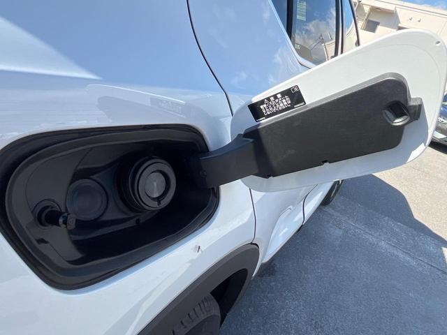 XC40 ウルトラ B4 AWD 認定中古車 AWD 白革シート harman&kardon インテリセーフ 360°ビューカメラ レーダークルーズ 純正9インチナビ 禁煙車 シートヒーター (メモリー機能付)パワーシート(27枚目)