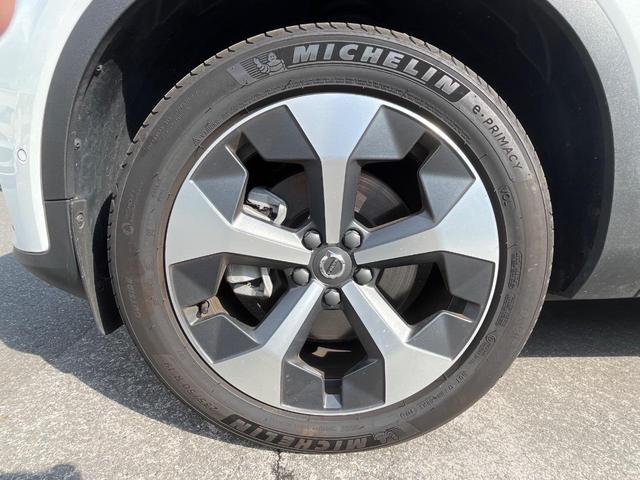 XC40 ウルトラ B4 AWD 認定中古車 AWD 白革シート harman&kardon インテリセーフ 360°ビューカメラ レーダークルーズ 純正9インチナビ 禁煙車 シートヒーター (メモリー機能付)パワーシート(32枚目)