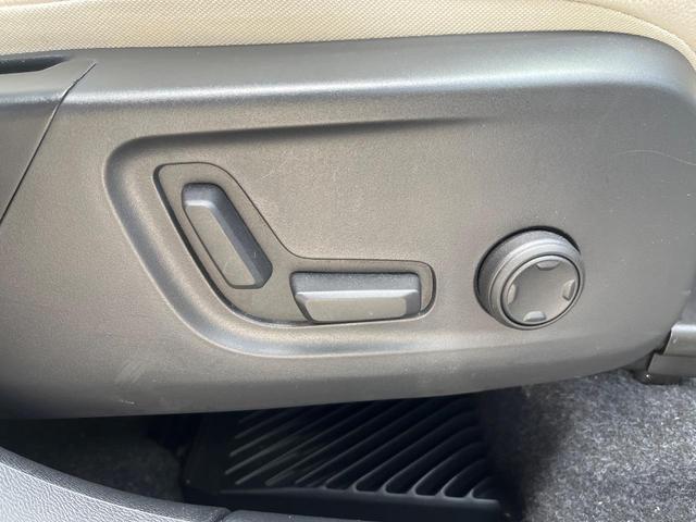 XC40 ウルトラ B4 AWD 認定中古車 AWD 白革シート harman&kardon インテリセーフ 360°ビューカメラ レーダークルーズ 純正9インチナビ 禁煙車 シートヒーター (メモリー機能付)パワーシート(42枚目)