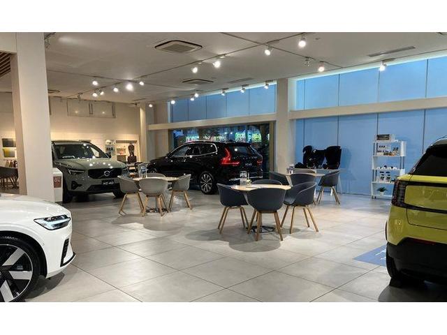 XC40 ウルトラ B4 AWD 認定中古車 AWD 白革シート harman&kardon インテリセーフ 360°ビューカメラ レーダークルーズ 純正9インチナビ 禁煙車 シートヒーター (メモリー機能付)パワーシート(79枚目)