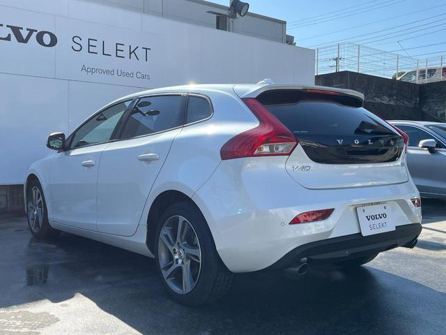 Ｖ４０ Ｄ４　モメンタム　純正ナビ　アダプティブクルーズコントロール　バックカメラ　パワーシート　純正革巻きステアリング　ステアリングスイッチ　禁煙車　純正１７インチアルミホイール　インテリセーフ　ＥＴＣ（21枚目）