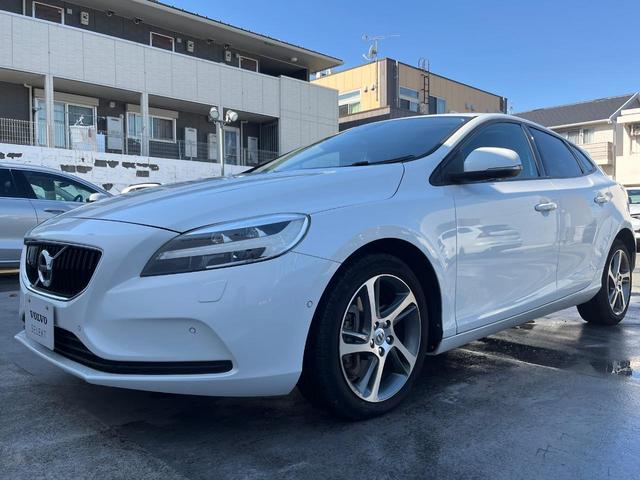 Ｖ４０ Ｄ４　モメンタム　純正ナビ　アダプティブクルーズコントロール　バックカメラ　パワーシート　純正革巻きステアリング　ステアリングスイッチ　禁煙車　純正１７インチアルミホイール　インテリセーフ　ＥＴＣ（23枚目）