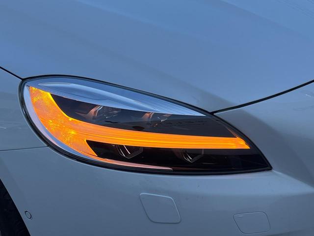 Ｖ４０ Ｄ４　モメンタム　純正ナビ　アダプティブクルーズコントロール　バックカメラ　パワーシート　純正革巻きステアリング　ステアリングスイッチ　禁煙車　純正１７インチアルミホイール　インテリセーフ　ＥＴＣ（27枚目）