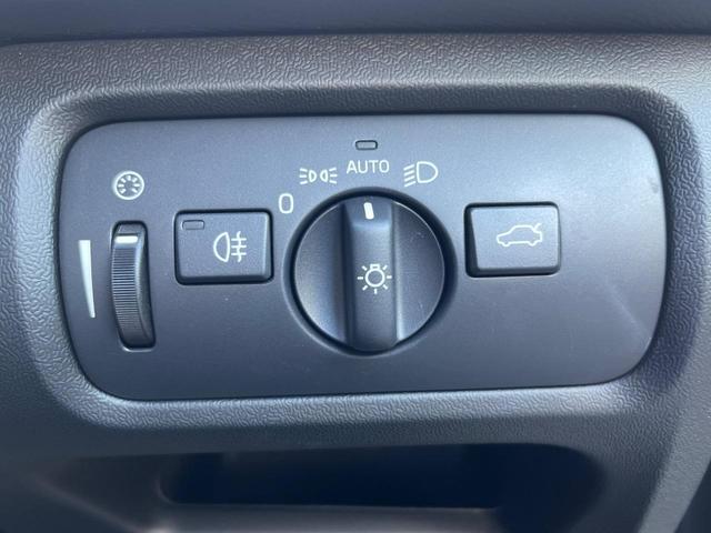 Ｖ４０ Ｄ４　モメンタム　純正ナビ　アダプティブクルーズコントロール　バックカメラ　パワーシート　純正革巻きステアリング　ステアリングスイッチ　禁煙車　純正１７インチアルミホイール　インテリセーフ　ＥＴＣ（49枚目）