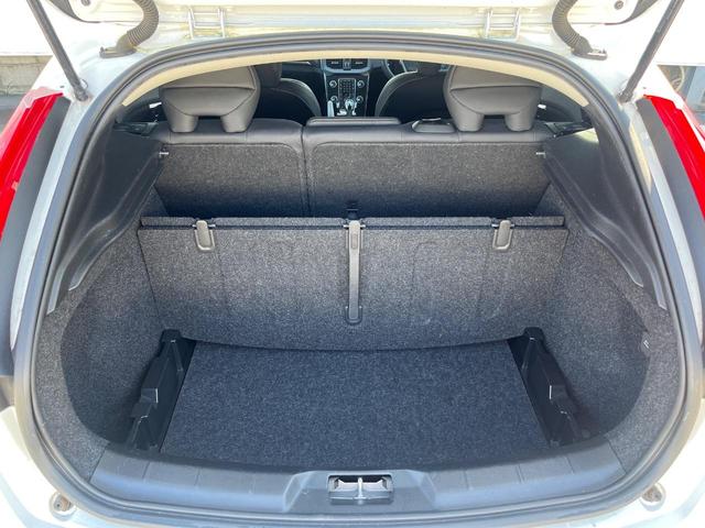 Ｖ４０ Ｄ４　モメンタム　純正ナビ　アダプティブクルーズコントロール　バックカメラ　パワーシート　純正革巻きステアリング　ステアリングスイッチ　禁煙車　純正１７インチアルミホイール　インテリセーフ　ＥＴＣ（58枚目）