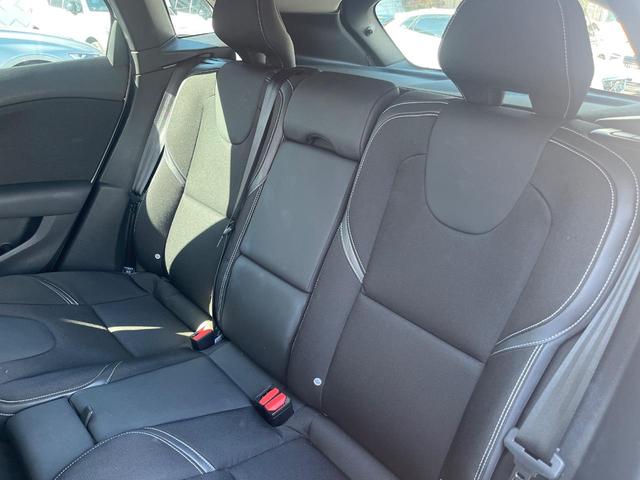 Ｖ４０ Ｄ４　モメンタム　純正ナビ　アダプティブクルーズコントロール　バックカメラ　パワーシート　純正革巻きステアリング　ステアリングスイッチ　禁煙車　純正１７インチアルミホイール　インテリセーフ　ＥＴＣ（69枚目）