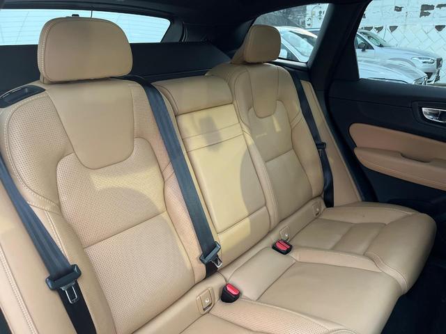 ＸＣ６０ Ｄ４　ＡＷＤ　インスクリプション　サンルーフ　ｈａｒｍａｎ／ｋａｒｄｏｎ　ファインナッパレザー　インテリセーフ　衝突被害軽減ブレーキ　シートヒーター　ベンチレーション　マッサージ機能付きシート　パワーシート　パワーバックドア　禁煙車（13枚目）