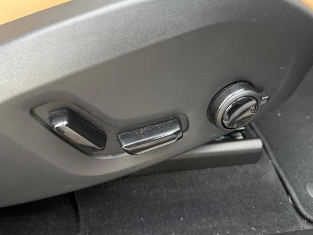 ＸＣ６０ Ｄ４　ＡＷＤ　インスクリプション　サンルーフ　ｈａｒｍａｎ／ｋａｒｄｏｎ　ファインナッパレザー　インテリセーフ　衝突被害軽減ブレーキ　シートヒーター　ベンチレーション　マッサージ機能付きシート　パワーシート　パワーバックドア　禁煙車（29枚目）