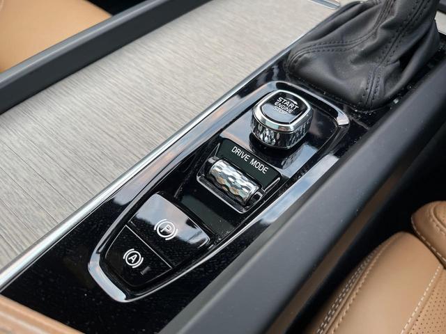 ＸＣ６０ Ｄ４　ＡＷＤ　インスクリプション　サンルーフ　ｈａｒｍａｎ／ｋａｒｄｏｎ　ファインナッパレザー　インテリセーフ　衝突被害軽減ブレーキ　シートヒーター　ベンチレーション　マッサージ機能付きシート　パワーシート　パワーバックドア　禁煙車（59枚目）