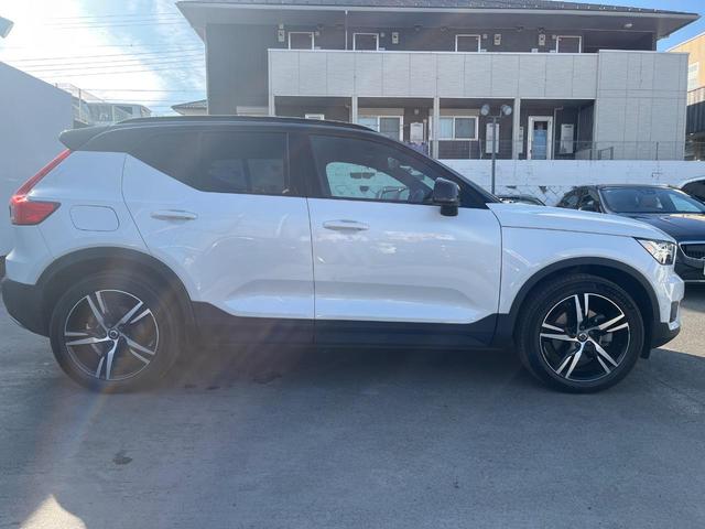 XC40 T4 AWD Rデザイン サンルーフ グレード専用シート インテリセーフ 衝突被害軽減ブレーキ シートヒーター パワーシート パワーバックドア LEDヘッドライト 360°ビューカメラ 禁煙車 レーダークルーズ(24枚目)