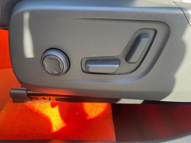 XC40 T4 AWD Rデザイン サンルーフ グレード専用シート インテリセーフ 衝突被害軽減ブレーキ シートヒーター パワーシート パワーバックドア LEDヘッドライト 360°ビューカメラ 禁煙車 レーダークルーズ(45枚目)