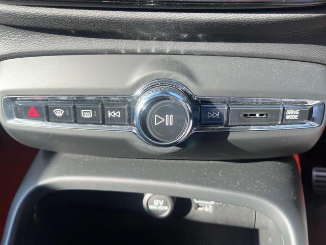 XC40 T4 AWD Rデザイン サンルーフ グレード専用シート インテリセーフ 衝突被害軽減ブレーキ シートヒーター パワーシート パワーバックドア LEDヘッドライト 360°ビューカメラ 禁煙車 レーダークルーズ(58枚目)