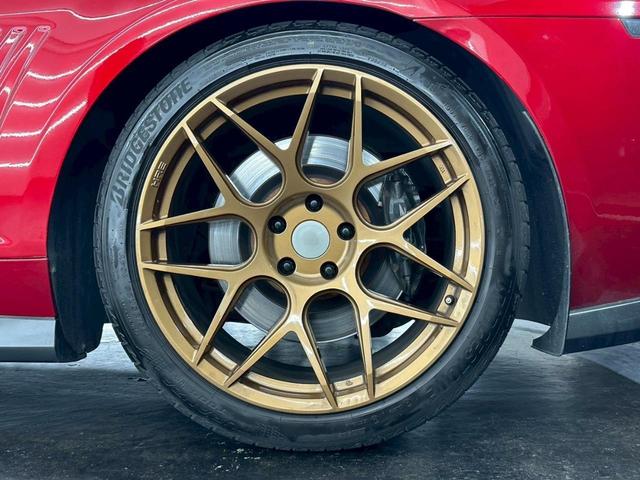 シボレーカマロ ＺＬ１　カスタム２００万以上／スーパーチャージャー／ＨＲＥホイール／ＢＣレーシング車高調／ユピテルレーダー／ドライブレコーダー／ＺＬ１フルエアロ／専用開発ＬＳＡエンジン／全塗装キャンディレッド／ブレンボ（11枚目）