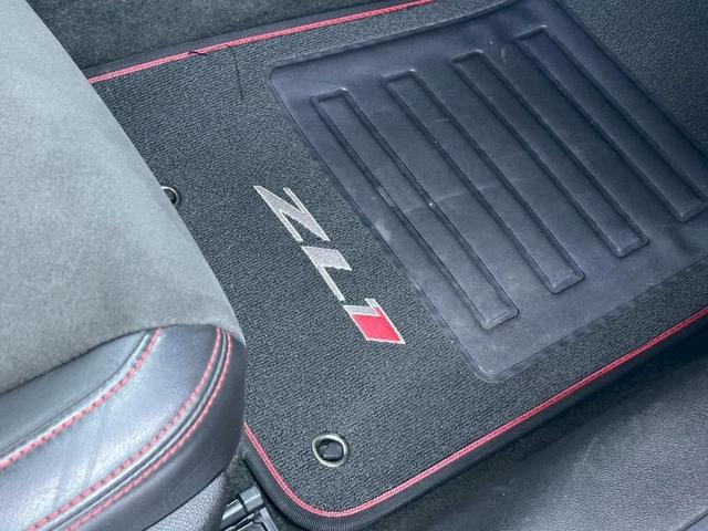 シボレーカマロ ＺＬ１　カスタム２００万以上／スーパーチャージャー／ＨＲＥホイール／ＢＣレーシング車高調／ユピテルレーダー／ドライブレコーダー／ＺＬ１フルエアロ／専用開発ＬＳＡエンジン／全塗装キャンディレッド／ブレンボ（38枚目）