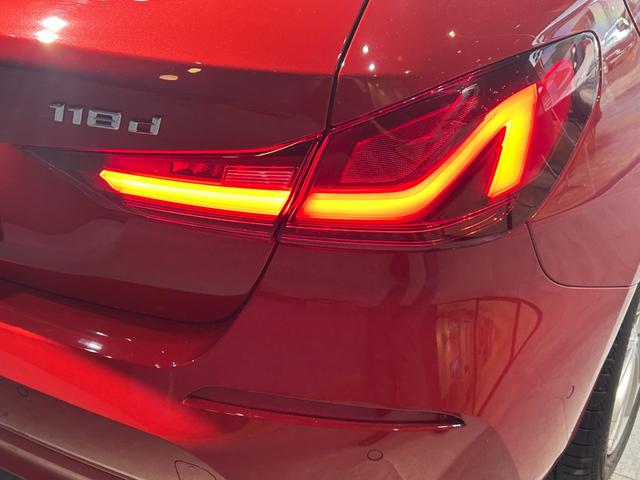 １シリーズ １１８ｄ　プレイ　電動シート／ヘッドアップディスプレイ／オートトランク／ワイヤレスチャージ／ＡＣＣ／バックカメラ／前後ＰＤＣ／後退アシスト／１７インチホイール／アンビエントライト／パーキングアシスト（20枚目）