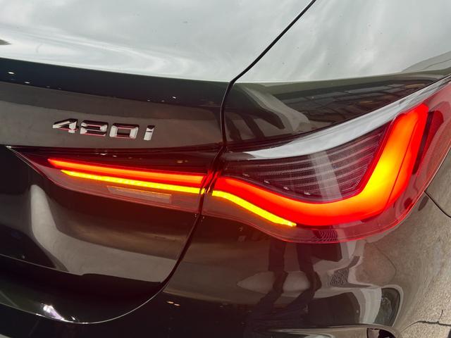 ４シリーズ ４２０ｉクーペ　Ｍスポーツ　認定中古車２年保証　ＬＥＤ　茶革　オプションカラー　１８ＡＷ　オートトランク　シートヒーター　バックカメラ　ＡＣＣ　パーキングアシスト　前後ＰＤＣ　アンビエントライト　１オーナー　車検整備付（19枚目）