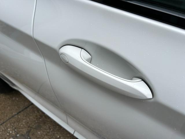 X4 xDrive 20d Mスポーツ 認定中古車 正規ディーラー 認定中古車保証 20インチアルミ 黒革電動スポーツシート 純正TV リアシートアジャスト ヘッドアップディスプレイ アンビエントライト 全方位障害物センサー 全方位カメラ(17枚目)