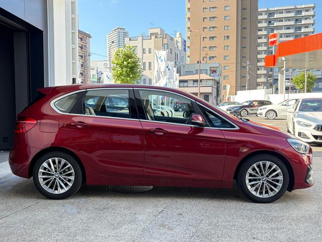 2シリーズ 218iアクティブツアラー ラグジュアリー 認定中古車 後期型 車検整備付 弊社下取り 1オーナー 17AW LEDライト オイスターレザー電動シート シートヒーター Bluetooth 前後ドラレコ アンビエントライト バックカメラ PDC(8枚目)