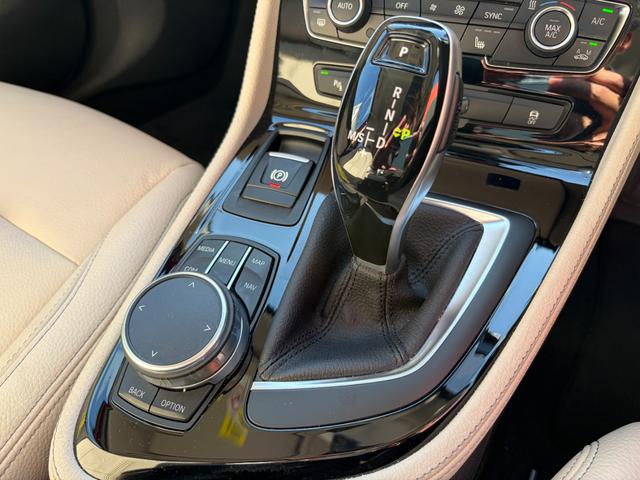 2シリーズ 218iアクティブツアラー ラグジュアリー 認定中古車 後期型 車検整備付 弊社下取り 1オーナー 17AW LEDライト オイスターレザー電動シート シートヒーター Bluetooth 前後ドラレコ アンビエントライト バックカメラ PDC(29枚目)