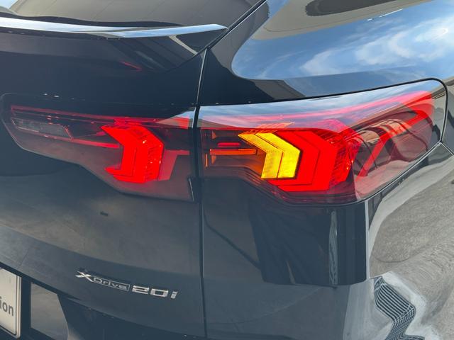 Ｘ２ ｘＤｒｉｖｅ　２０ｉ　Ｍスポーツハイラインパッケージ　認定中古車　オイスターレザーＰシート　パノラマサンルーフ　シートヒーターステリングヒーター　オートトランク　ＬＥＤ　トップビューカメラ　ｈａｒｍａｎｋａｒｄｏｎ　カーブドＤ　デモカー　禁煙　　２年保証（19枚目）