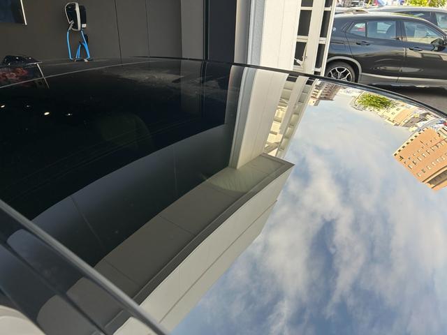 Ｘ２ ｘＤｒｉｖｅ　２０ｉ　Ｍスポーツハイラインパッケージ　認定中古車　オイスターレザーＰシート　パノラマサンルーフ　シートヒーターステリングヒーター　オートトランク　ＬＥＤ　トップビューカメラ　ｈａｒｍａｎｋａｒｄｏｎ　カーブドＤ　デモカー　禁煙　　２年保証（20枚目）