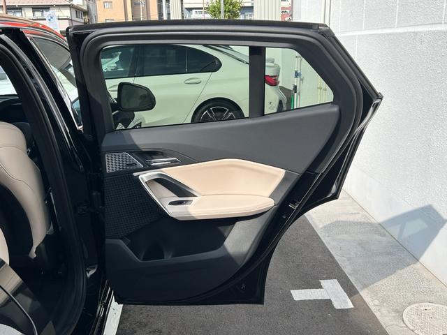 Ｘ２ ｘＤｒｉｖｅ　２０ｉ　Ｍスポーツハイラインパッケージ　認定中古車　オイスターレザーＰシート　パノラマサンルーフ　シートヒーターステリングヒーター　オートトランク　ＬＥＤ　トップビューカメラ　ｈａｒｍａｎｋａｒｄｏｎ　カーブドＤ　デモカー　禁煙　　２年保証（24枚目）