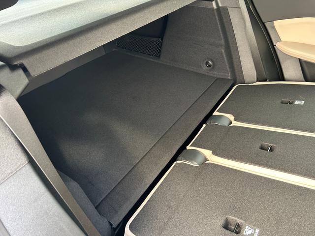 Ｘ２ ｘＤｒｉｖｅ　２０ｉ　Ｍスポーツハイラインパッケージ　認定中古車　オイスターレザーＰシート　パノラマサンルーフ　シートヒーターステリングヒーター　オートトランク　ＬＥＤ　トップビューカメラ　ｈａｒｍａｎｋａｒｄｏｎ　カーブドＤ　デモカー　禁煙　　２年保証（25枚目）