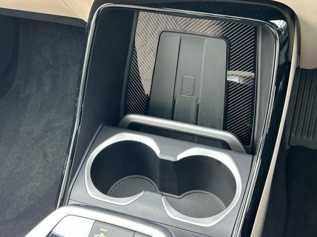 Ｘ２ ｘＤｒｉｖｅ　２０ｉ　Ｍスポーツハイラインパッケージ　認定中古車　オイスターレザーＰシート　パノラマサンルーフ　シートヒーターステリングヒーター　オートトランク　ＬＥＤ　トップビューカメラ　ｈａｒｍａｎｋａｒｄｏｎ　カーブドＤ　デモカー　禁煙　　２年保証（49枚目）