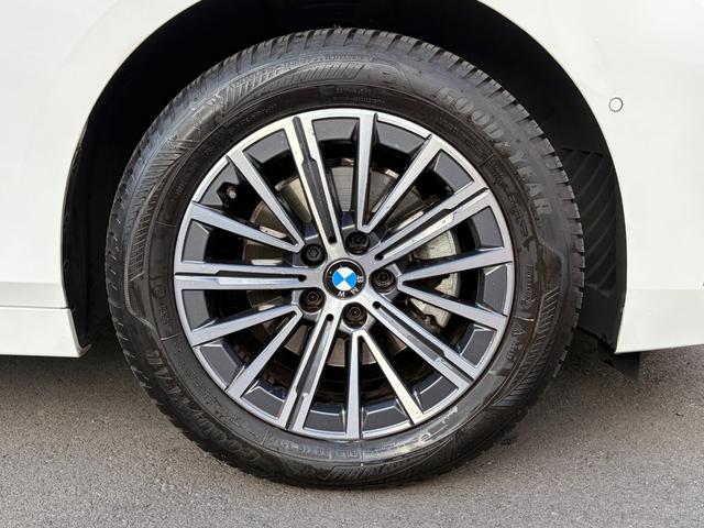 ２シリーズ ２１８ｉアクティブツアラー　エクスクルーシブ　正規認定中古車　全国正規ディーラー保証付　２年・走行距離無制限　　ＡＣＣ　レーンキープ　オートトランク　ヘッドアップ　シートヒーター　黒革電動シート　　ＡｐｐｌｅＣａｒＰｌａｙ　アンビエントライト（4枚目）