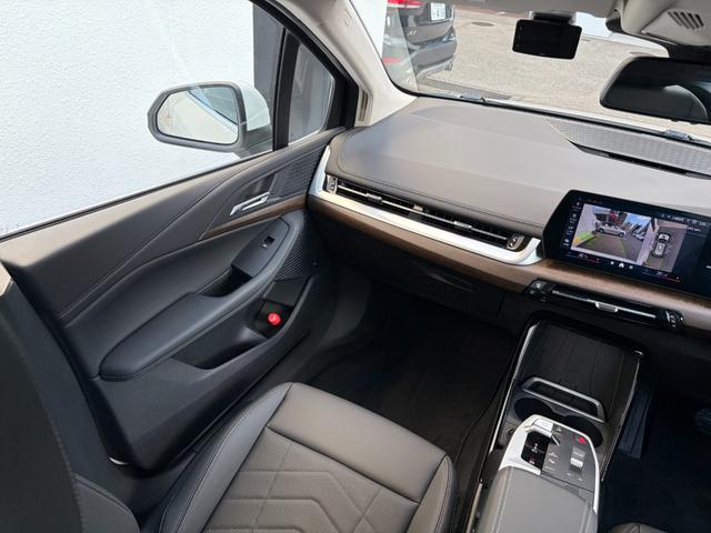 ２シリーズ ２１８ｉアクティブツアラー　エクスクルーシブ　正規認定中古車　全国正規ディーラー保証付　２年・走行距離無制限　　ＡＣＣ　レーンキープ　オートトランク　ヘッドアップ　シートヒーター　黒革電動シート　　ＡｐｐｌｅＣａｒＰｌａｙ　アンビエントライト（35枚目）