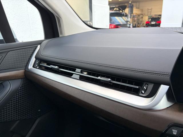 ２シリーズ ２１８ｉアクティブツアラー　エクスクルーシブ　正規認定中古車　全国正規ディーラー保証付　２年・走行距離無制限　　ＡＣＣ　レーンキープ　オートトランク　ヘッドアップ　シートヒーター　黒革電動シート　　ＡｐｐｌｅＣａｒＰｌａｙ　アンビエントライト（44枚目）