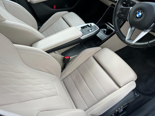 ２シリーズ ２１８ｉアクティブツアラーエクスクルシブハイラインＰ　２年保証　ハイラインパッケージ　テクノロジーパッケージ　白革電動シート　ｈａｒｍａｎ　ＨＵＤ　ＡＣＣ　トップビューモニターシートヒーター　ウッドトリム　ワイヤレスチャージ　アンビエントライト　禁煙（33枚目）