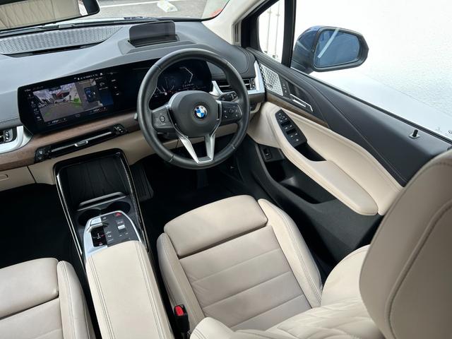 ２シリーズ ２１８ｉアクティブツアラーエクスクルシブハイラインＰ　２年保証　ハイラインパッケージ　テクノロジーパッケージ　白革電動シート　ｈａｒｍａｎ　ＨＵＤ　ＡＣＣ　トップビューモニターシートヒーター　ウッドトリム　ワイヤレスチャージ　アンビエントライト　禁煙（34枚目）