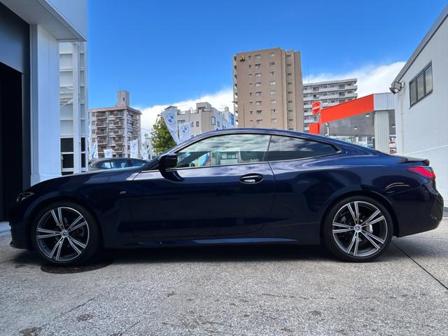 ４シリーズ ４２０ｉクーペ　Ｍスポーツ　ハイラインＰ　サウンドＰ　サンルーフ　ｈａｒｍａｎｋａｒｄｏｎ　白革Ｐシート　ドラレコ　オートトランク　純正ＴＶ　１９ＡＷ　後退アシスト　パーキングアシスト　ＡＣＣ　シートヒーター　アンビエントライト（9枚目）