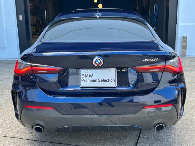 ４シリーズ ４２０ｉクーペ　Ｍスポーツ　ハイラインＰ　サウンドＰ　サンルーフ　ｈａｒｍａｎｋａｒｄｏｎ　白革Ｐシート　ドラレコ　オートトランク　純正ＴＶ　１９ＡＷ　後退アシスト　パーキングアシスト　ＡＣＣ　シートヒーター　アンビエントライト（10枚目）