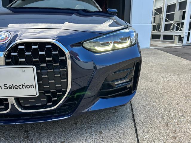 ４シリーズ ４２０ｉクーペ　Ｍスポーツ　ハイラインＰ　サウンドＰ　サンルーフ　ｈａｒｍａｎｋａｒｄｏｎ　白革Ｐシート　ドラレコ　オートトランク　純正ＴＶ　１９ＡＷ　後退アシスト　パーキングアシスト　ＡＣＣ　シートヒーター　アンビエントライト（13枚目）