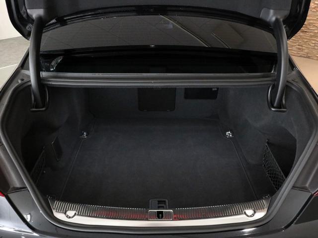 Ｓ８ ベースグレード　Ｖ８ターボ　後期型　右Ｈ正規Ｄ車　ガラスＳＲ　黒革　シートヒーター＆ベンチレーター　４ゾーンＡＣ　ＭＭＩナビ　ＢＯＳＥサウンド　全周カメラ＆パークアシスト　ＡＣＣ　サイド＆レーンアシスト　マトリクスＬＥＤ　電動トランク　純正２１ＡＷ（19枚目）