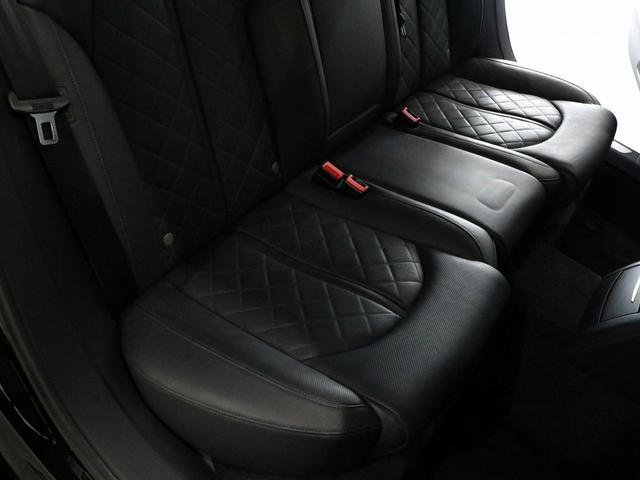 Ｓ８ ベースグレード　Ｖ８ターボ　後期型　右Ｈ正規Ｄ車　ガラスＳＲ　黒革　シートヒーター＆ベンチレーター　４ゾーンＡＣ　ＭＭＩナビ　ＢＯＳＥサウンド　全周カメラ＆パークアシスト　ＡＣＣ　サイド＆レーンアシスト　マトリクスＬＥＤ　電動トランク　純正２１ＡＷ（27枚目）